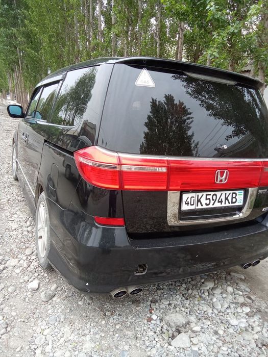 Honda elusion prestige 8 kishilik