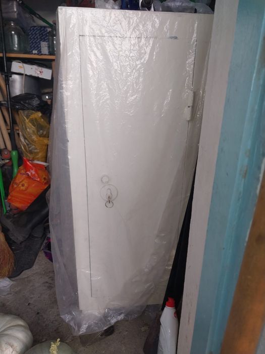 Сейф шкаф продам