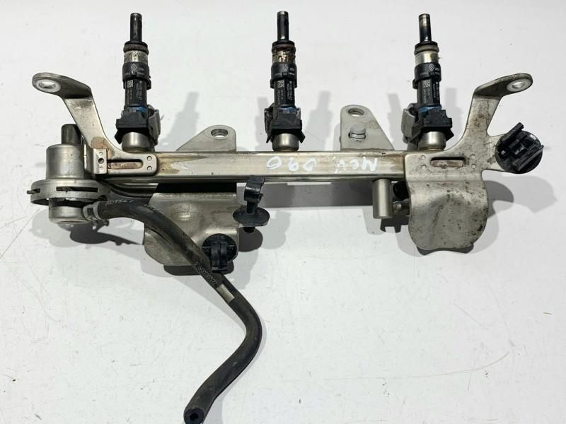 Rampa cu injectoare completa Renault Clio 4 (2012-2016) 0.9 tce H4B (400) 175201470R