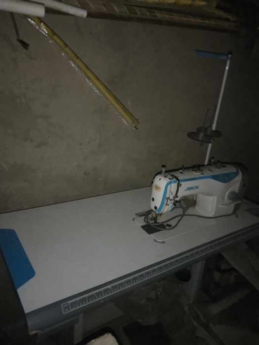 Jack F4 tikuv mashinasi