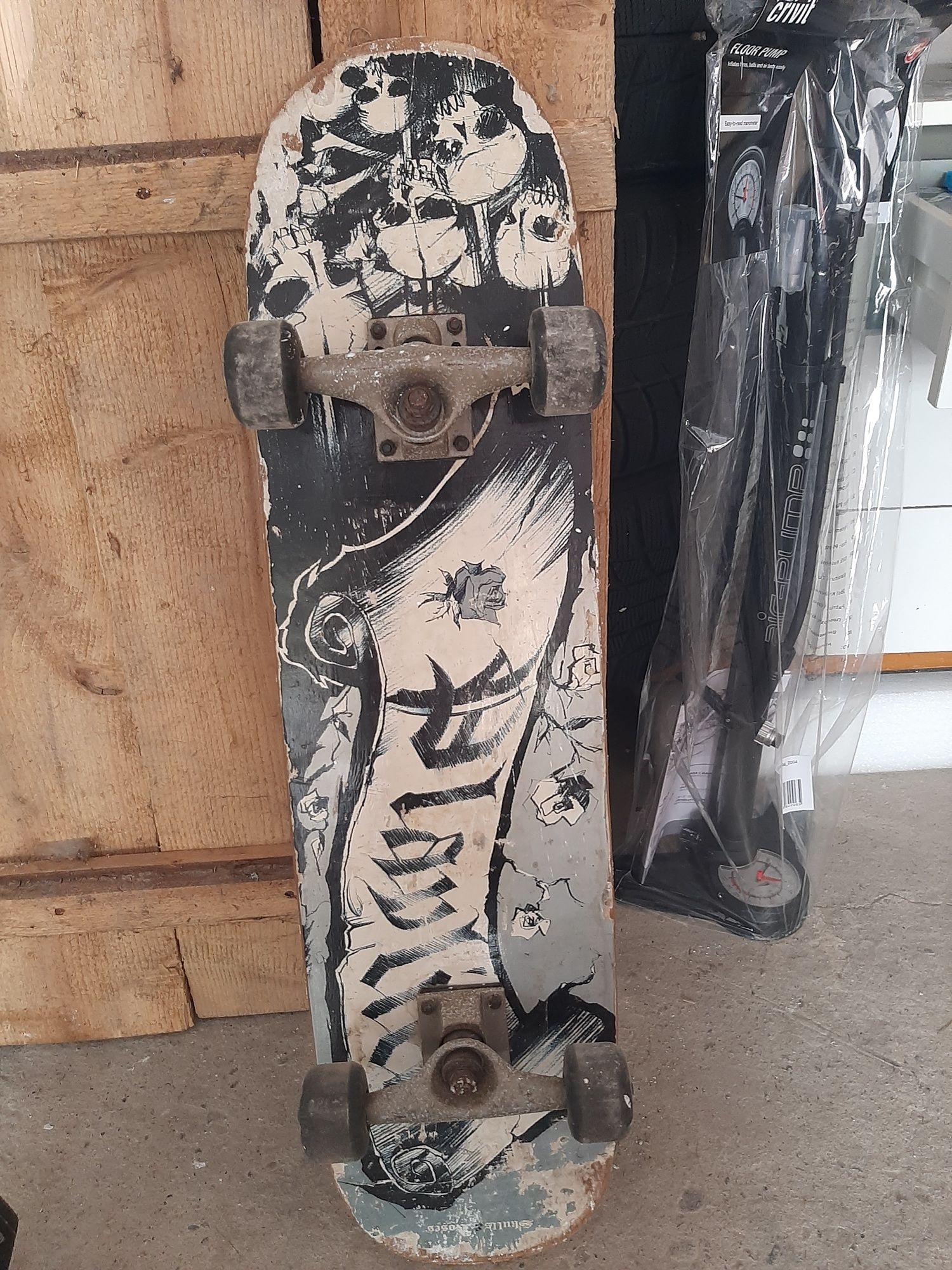 Skateboard în stare buna