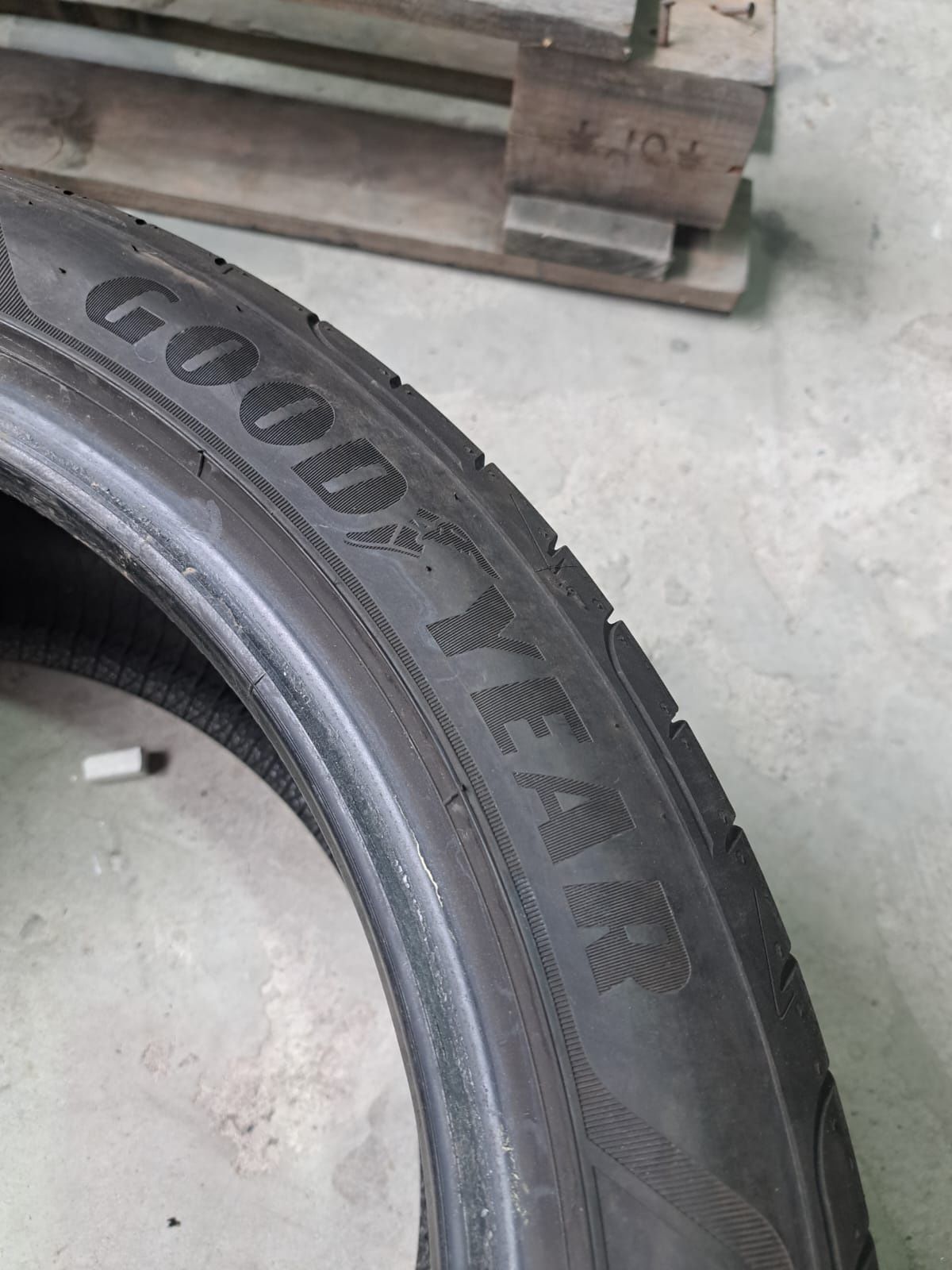 2 anvelope vară 255 40 r17 Goodyear