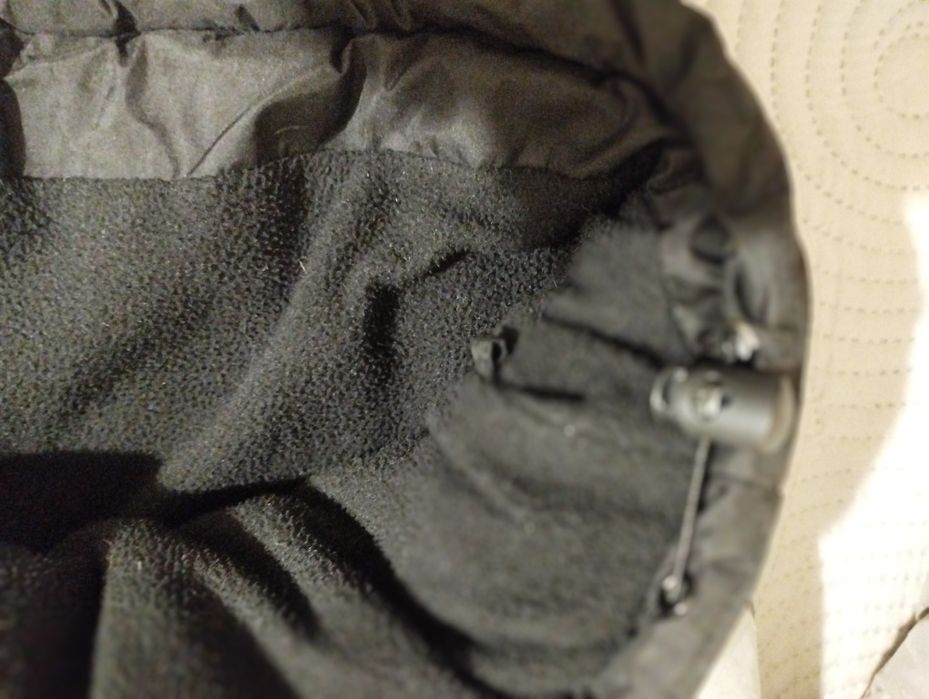 Зимно яке ватирано,в много добро състояние.