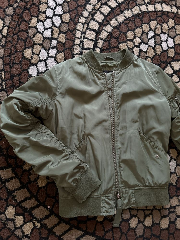 Куртка хаки от BERRSHKA