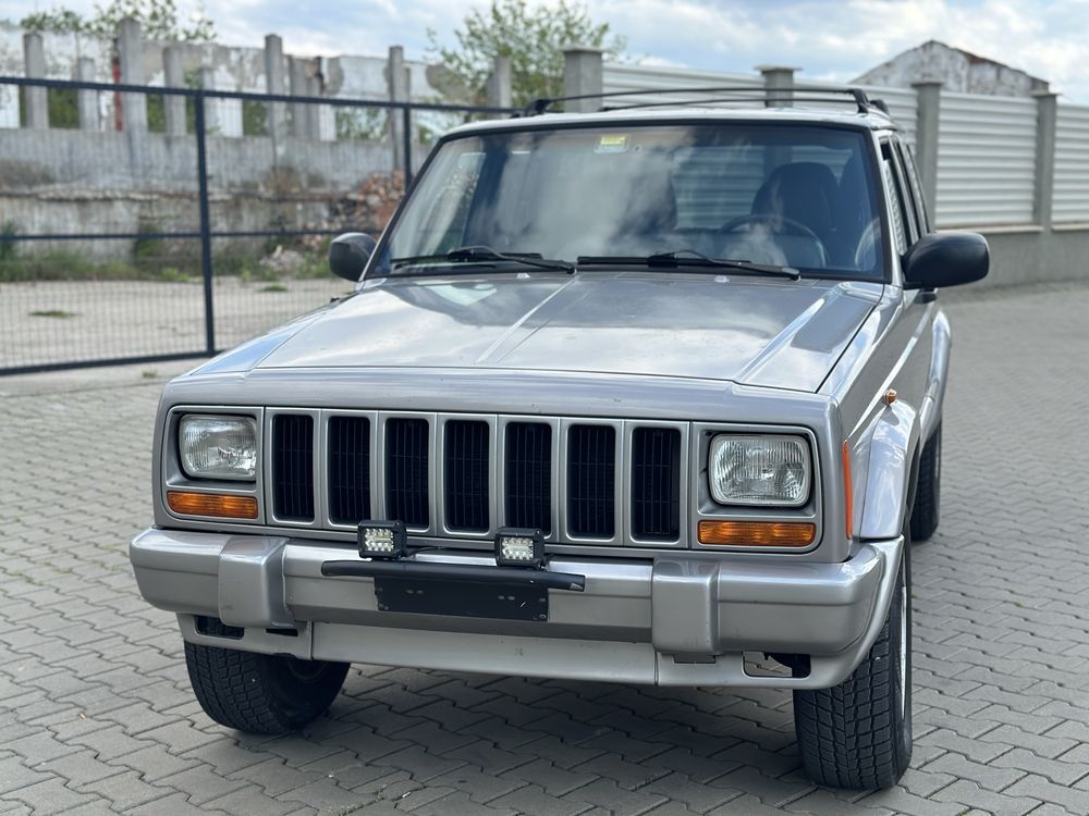 Jeep Cherokee XJ  2.5 diesel   •fara rugină•