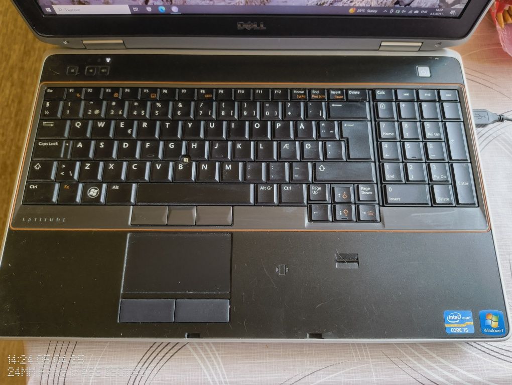 Лаптоп Dell E6520