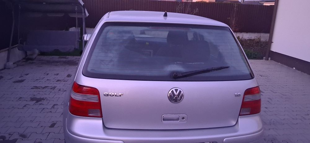 VW GOLF 4 1.6 BENZINA 2003