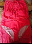 Costum baie nou.