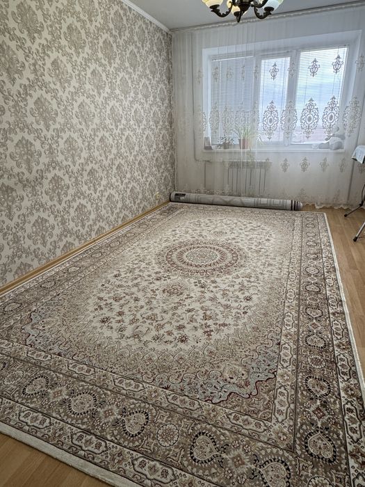 Продам ковер в хорошем состоянии