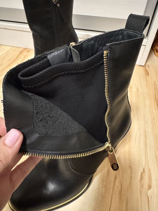 Tommy Hilfiger – кожени боти на ток