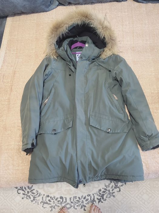 Продам зимнюю курточку на мальчика, в отличном состоянии, размер 158