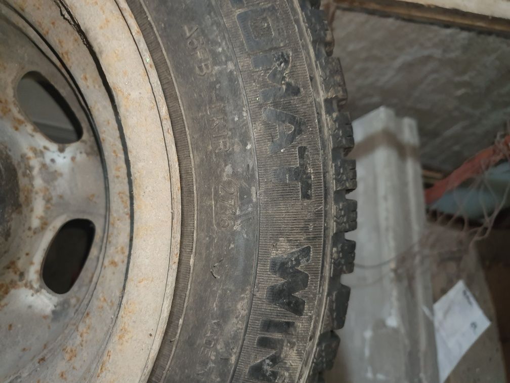 Гуми зимни с джанти 13 цола 165/70 R13