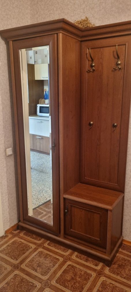 Продам срочно стенку в гостинную!