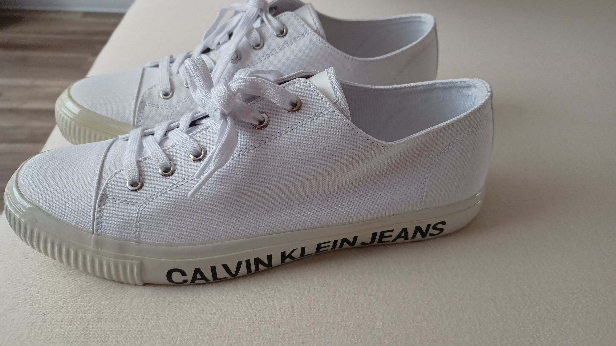 Calvin Clein,нови оригинални (гуменки,кецки)