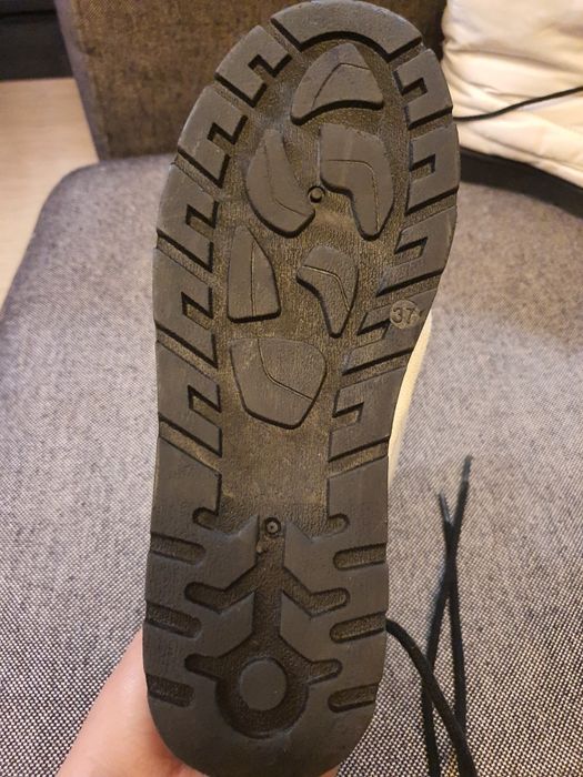 Ghete impermeabile / iarna / zapada , captusite, albe, marimea 37
căpt