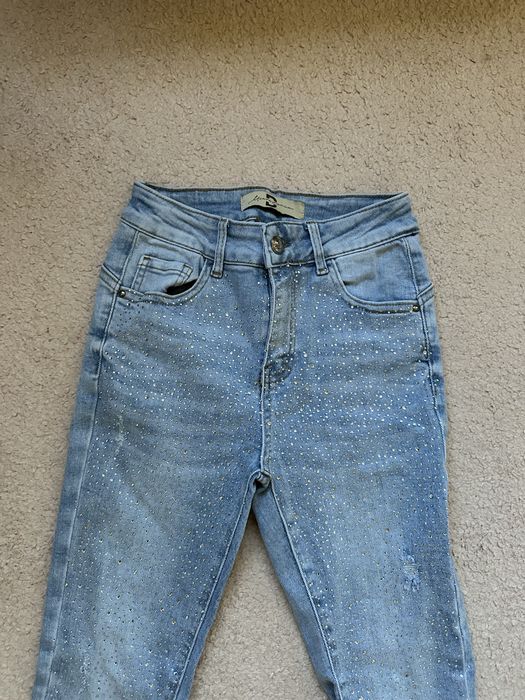 Дамски дънки с камъни