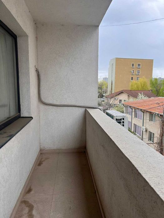 Proprietar inchiriez gars  GROZAVESTI, POLITEH  linga regie rezidence