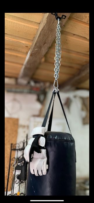 Sac de box pentru lovituri cu pumnii