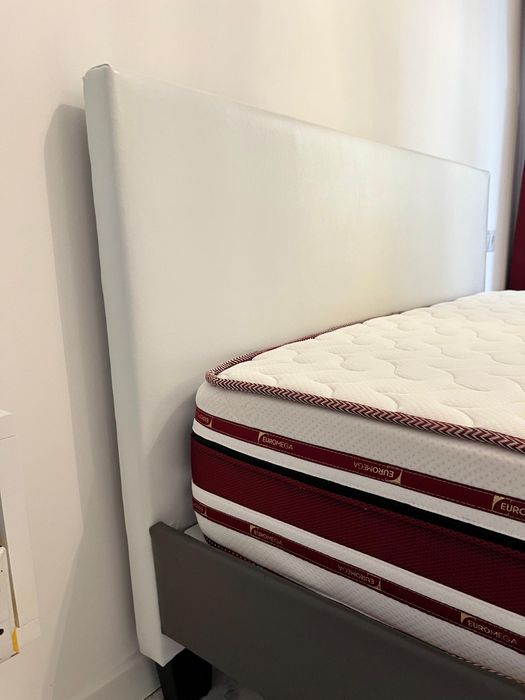 Pat de dormitor cu saltea