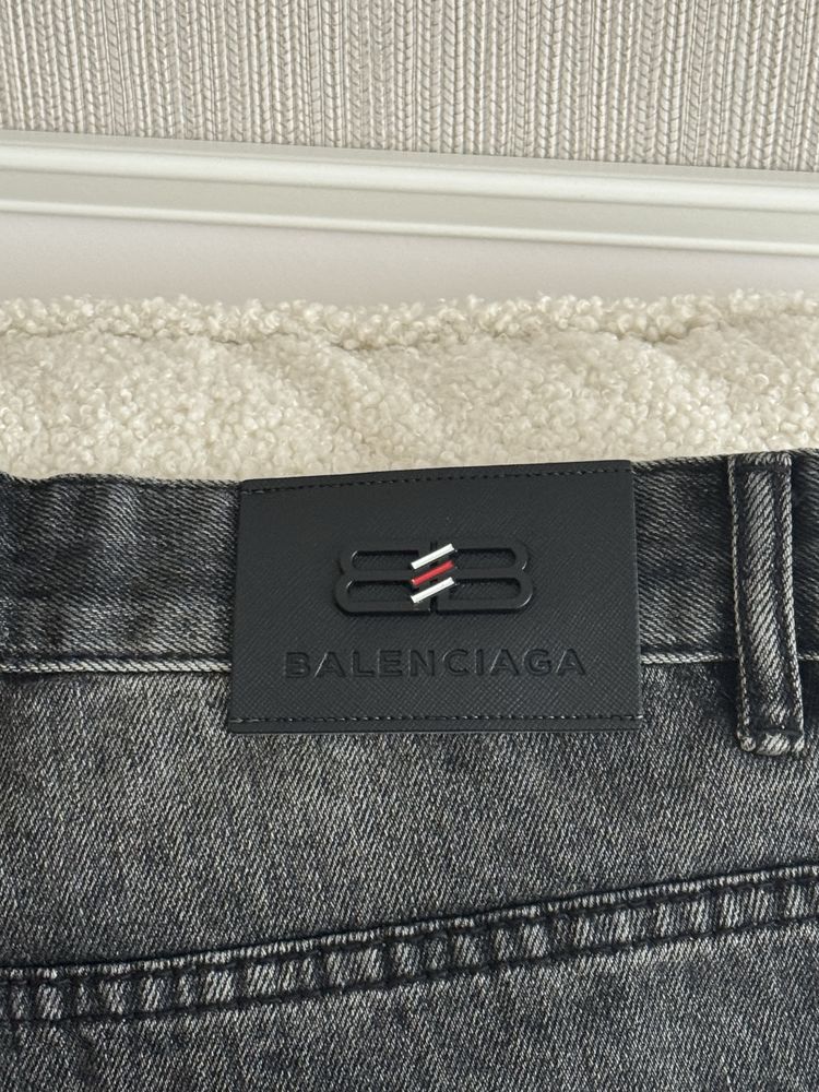 Къси панталони Balenciaga чисто нови