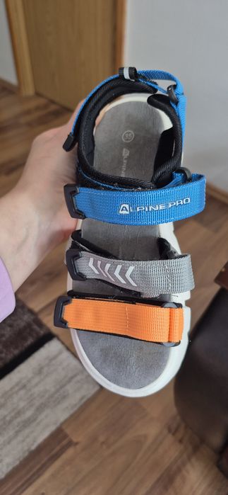 Vând adidași puma si adidas