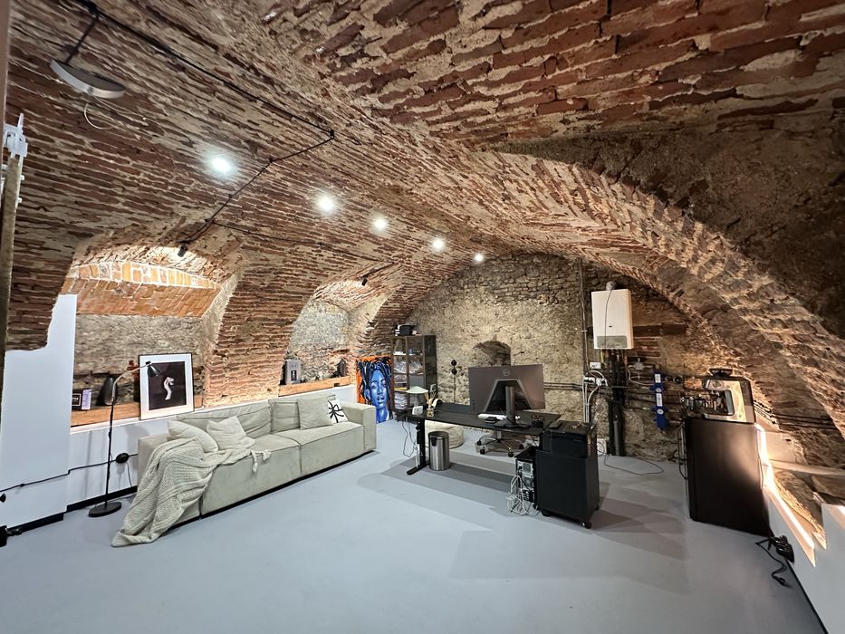 Inchiriez spatiu pentru birou.