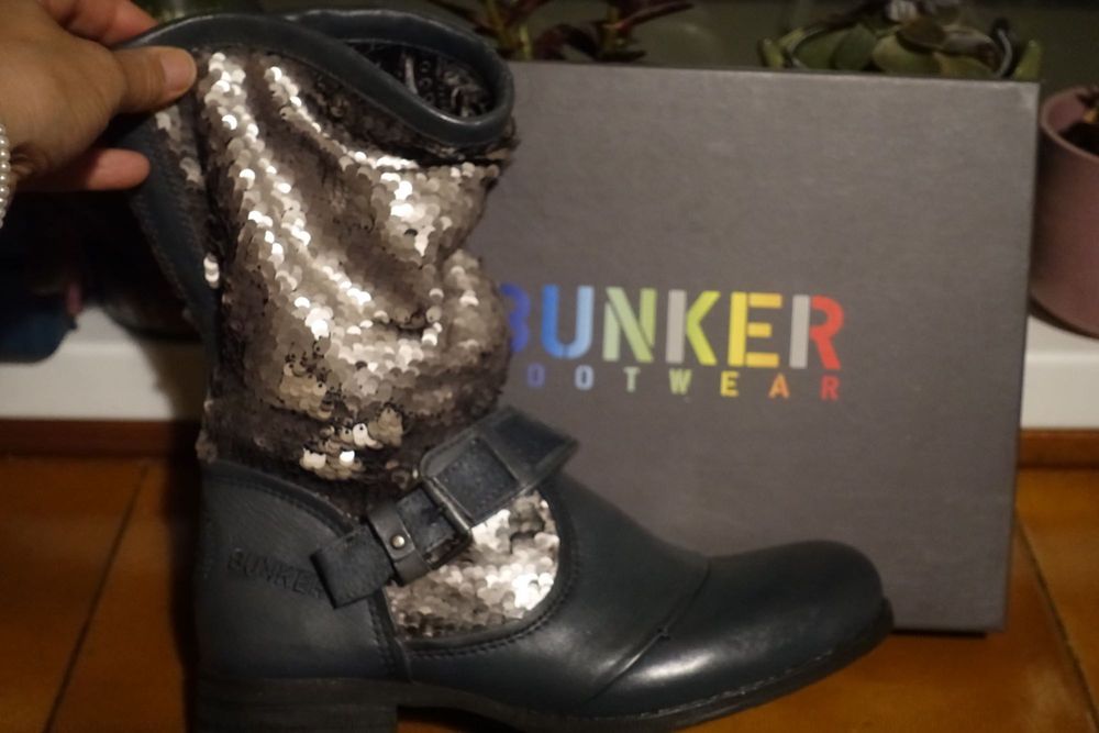 нови ботуши естествена кожа и пайети 38