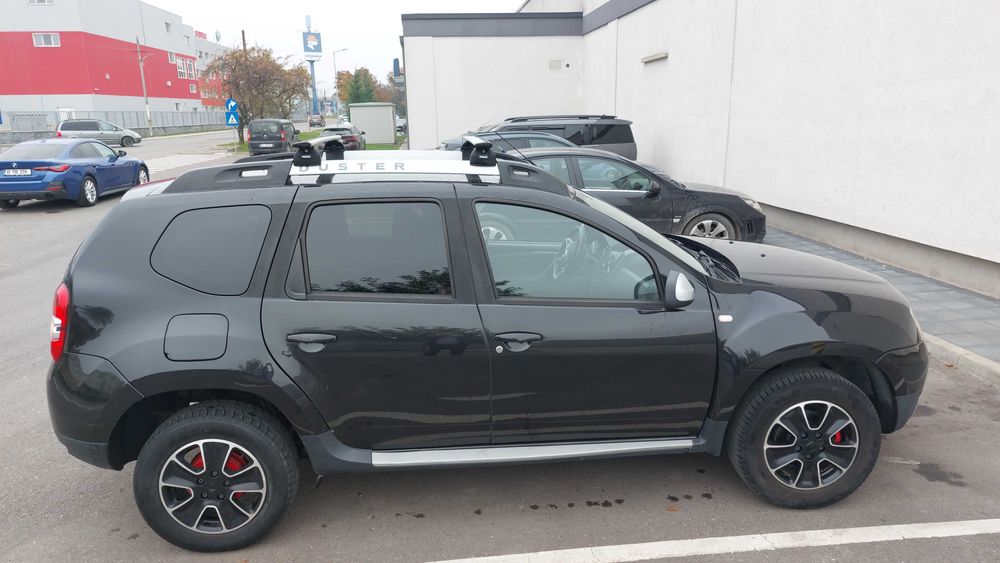 Dacia duster automat recent înmatriculat în RO/schimb cu  Yaris hibrid
