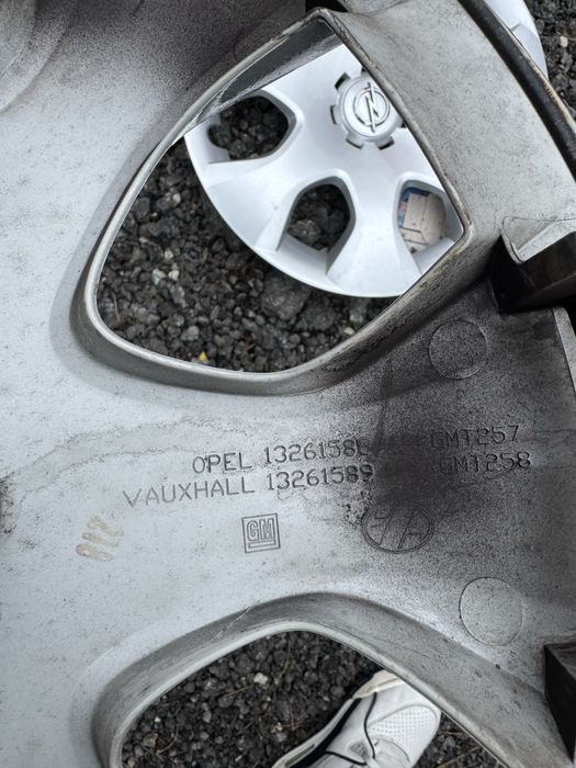 Capace janta opel R16