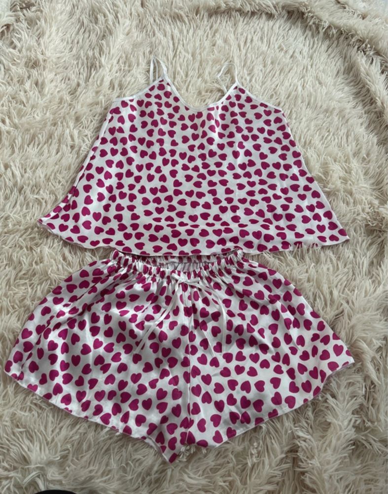 Pijamale satin vara