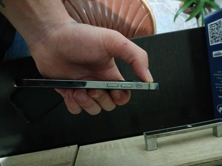 Vand iphone 12 pro 1100 lei