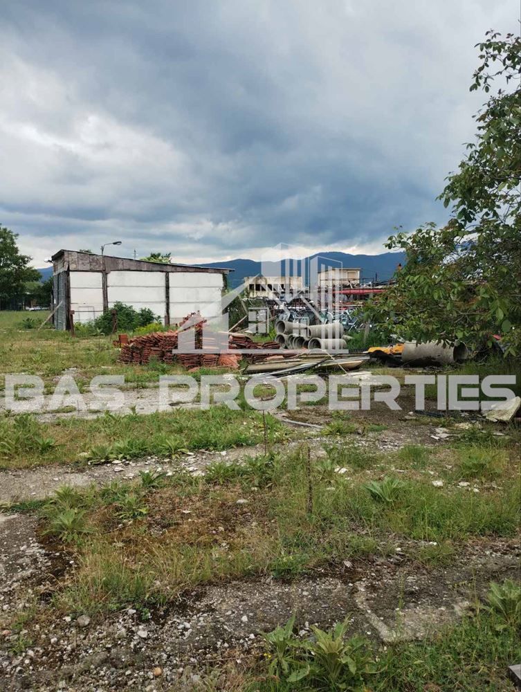 Парцел в Кюстендил, област-с.Сапарево площ 2599