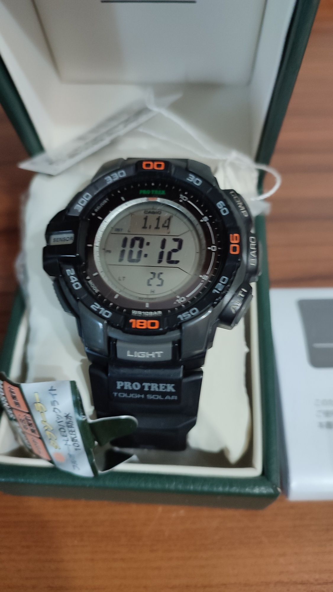 Часы на солнечной батарее Casio Protek PRG-270