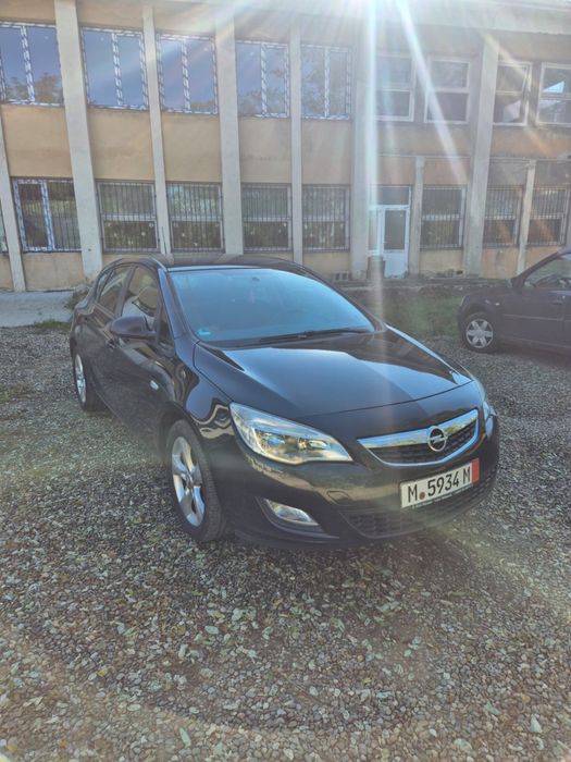 Opel Astra j 17 Cdti Recent adusa
