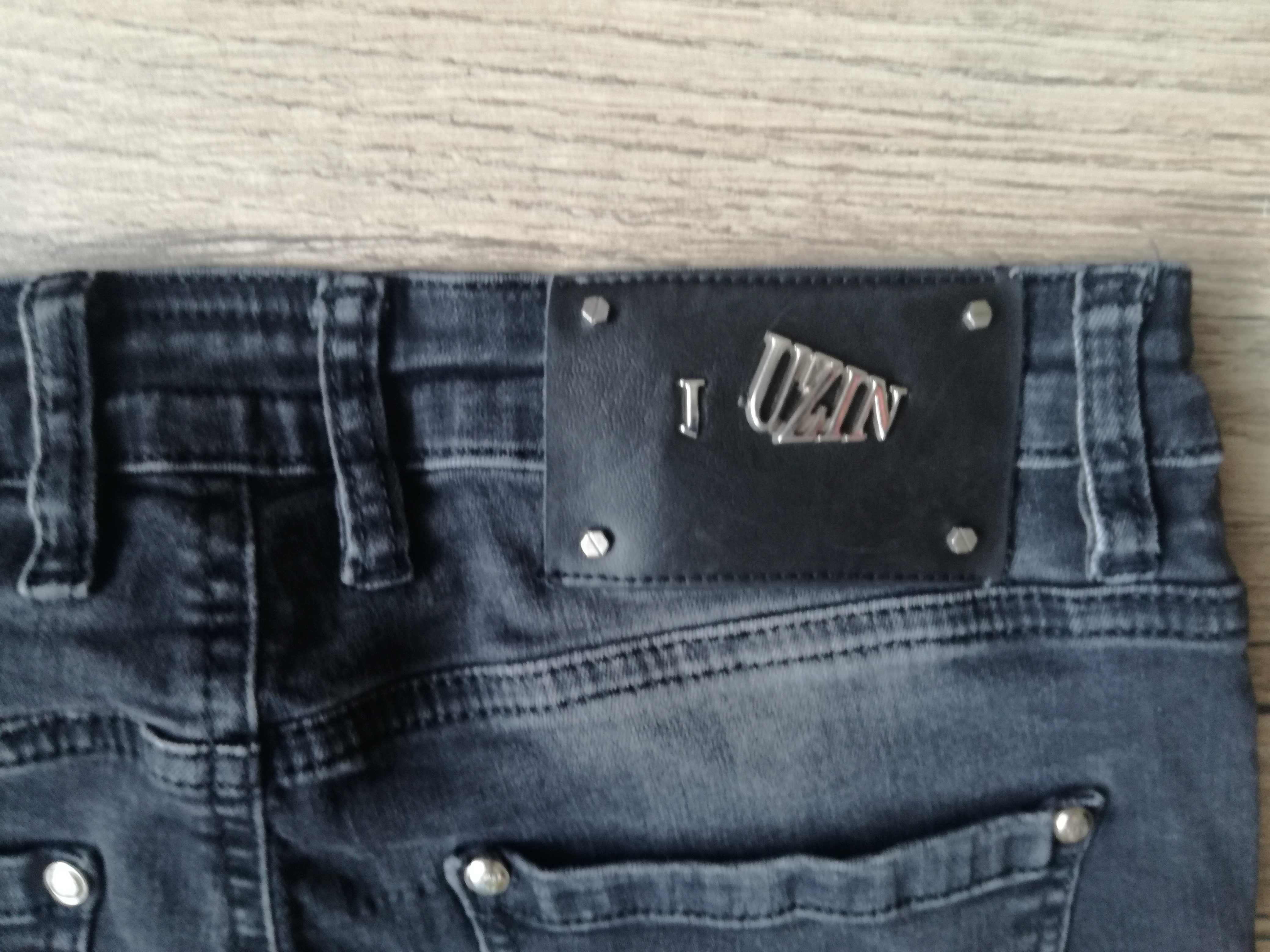 Продавам черни оригинални дънки-LUIZIN