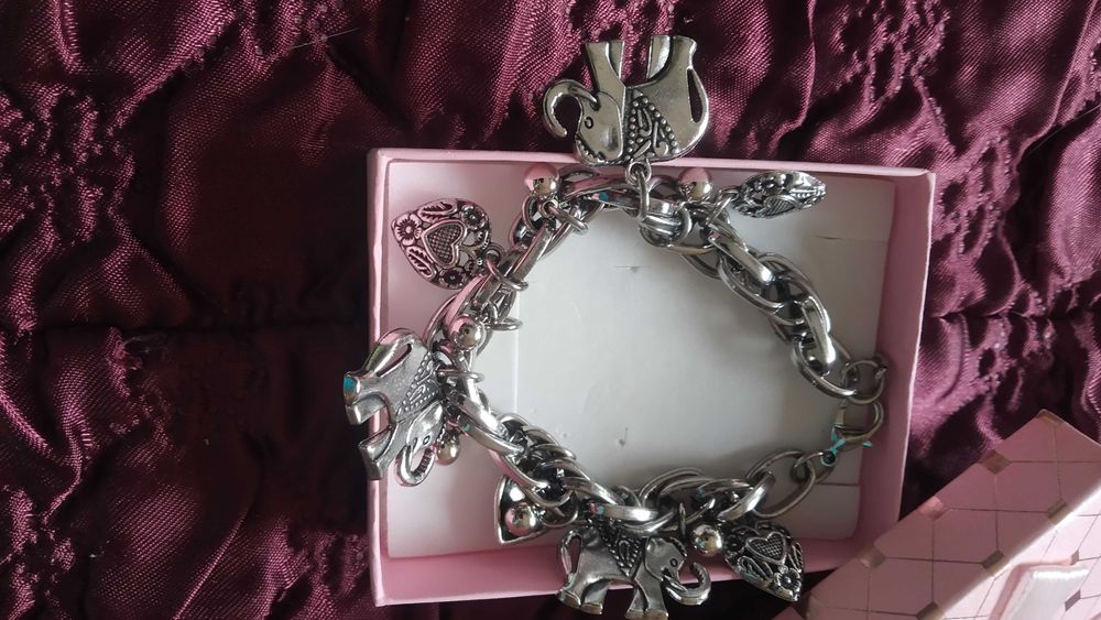 Нова, сребърна гривна 12 различни модели. 38/55 лв. В кутия.