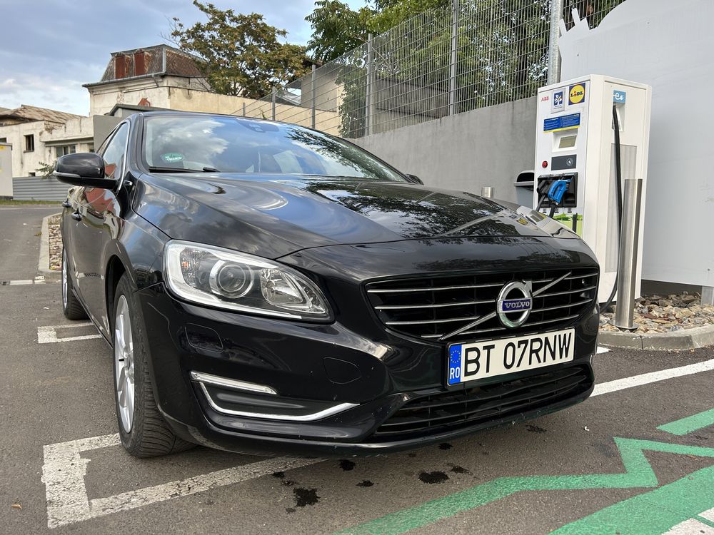 SCHIMB sau Vand Volvo V60 Plug-in Hybrid 4x4