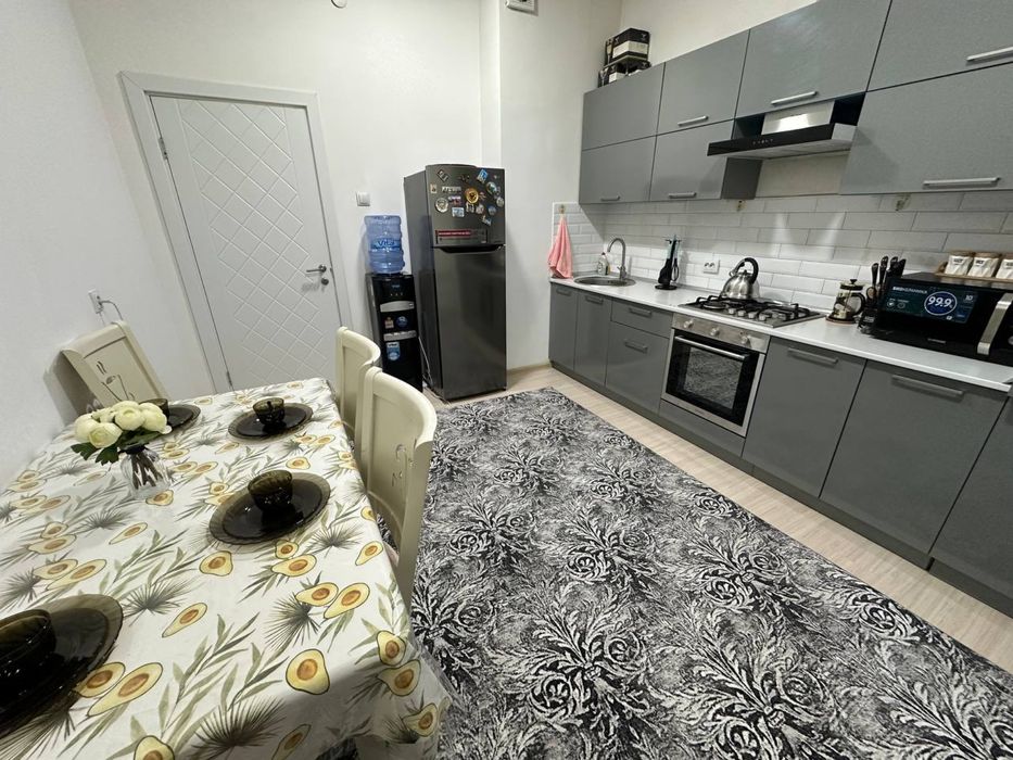 Срочна аренда 3 ком (2 ком сдается)