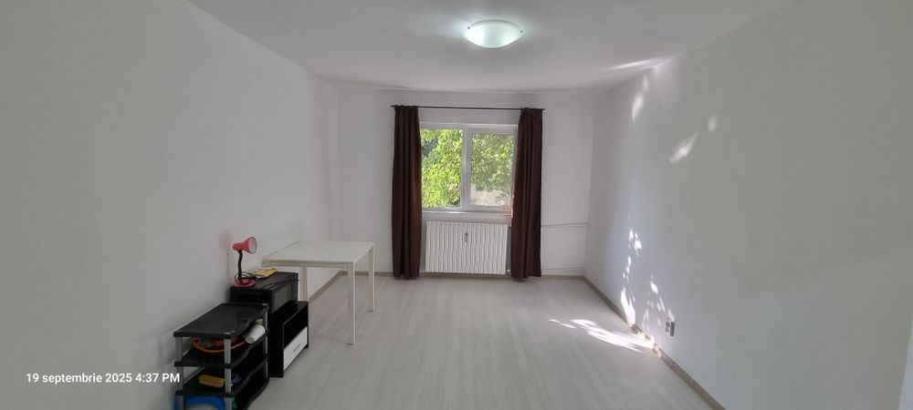 Inchiriez garsoniera