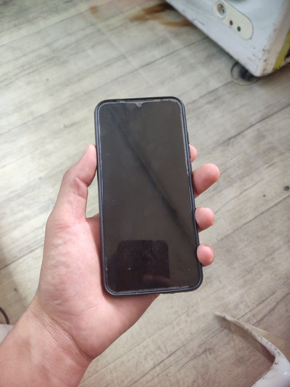 Telefon sotiladi Redmi not7 300