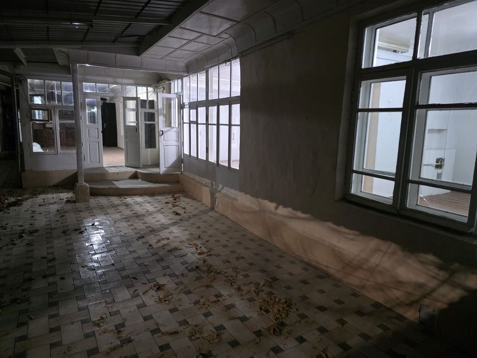 Яккасарой,Ракатда аренда бор. Одам бемалол яшаса болади ва условия бор