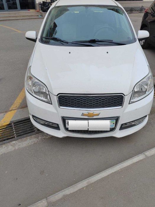 Продаю Nexia 3  2017 года