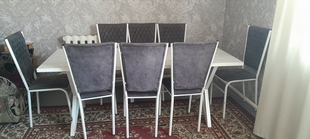 Продам обеденный стол со стульями