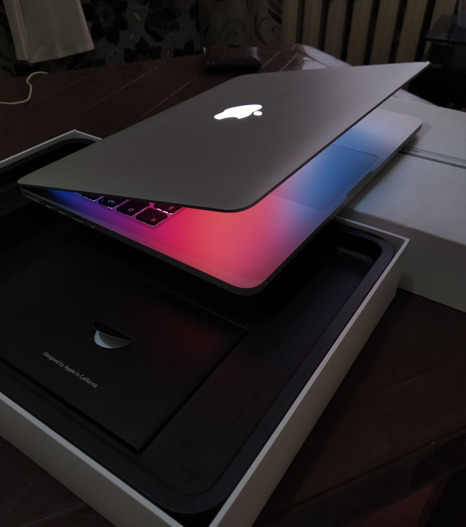 Apple в отличном состояние. Full комплект полный.