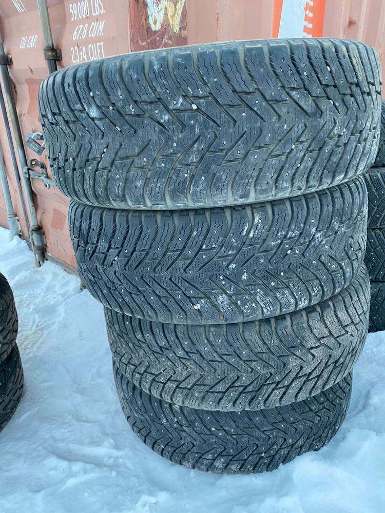 Продается зимн резина Nokian 245/55 R19