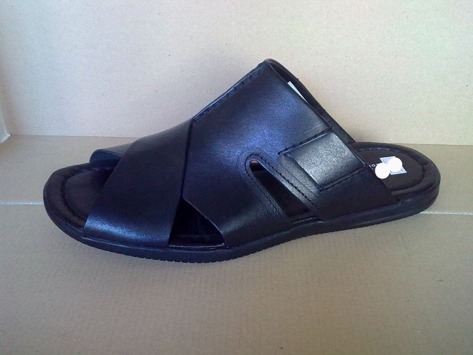 Продава обувки чехли сандали естествена кожа