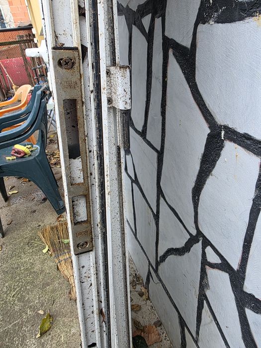 Алуминиева врата