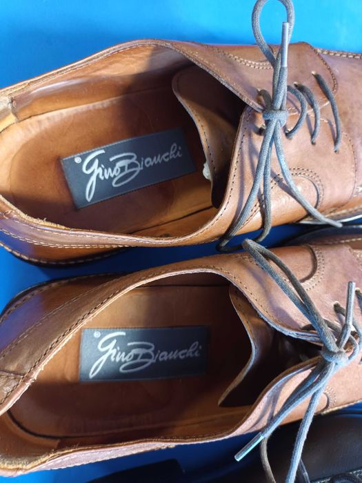 Două perechi de pantofi de bărbați Nr. 39 și 40