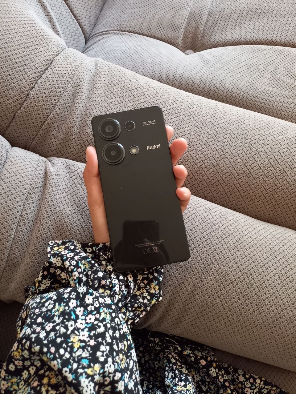 Redmi 13 pro qiz Bola iwlatgan