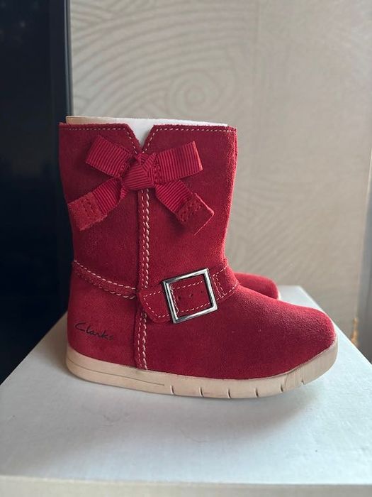 Нови боти и ботуши Clarks и Pablosky, размери 23 и 24